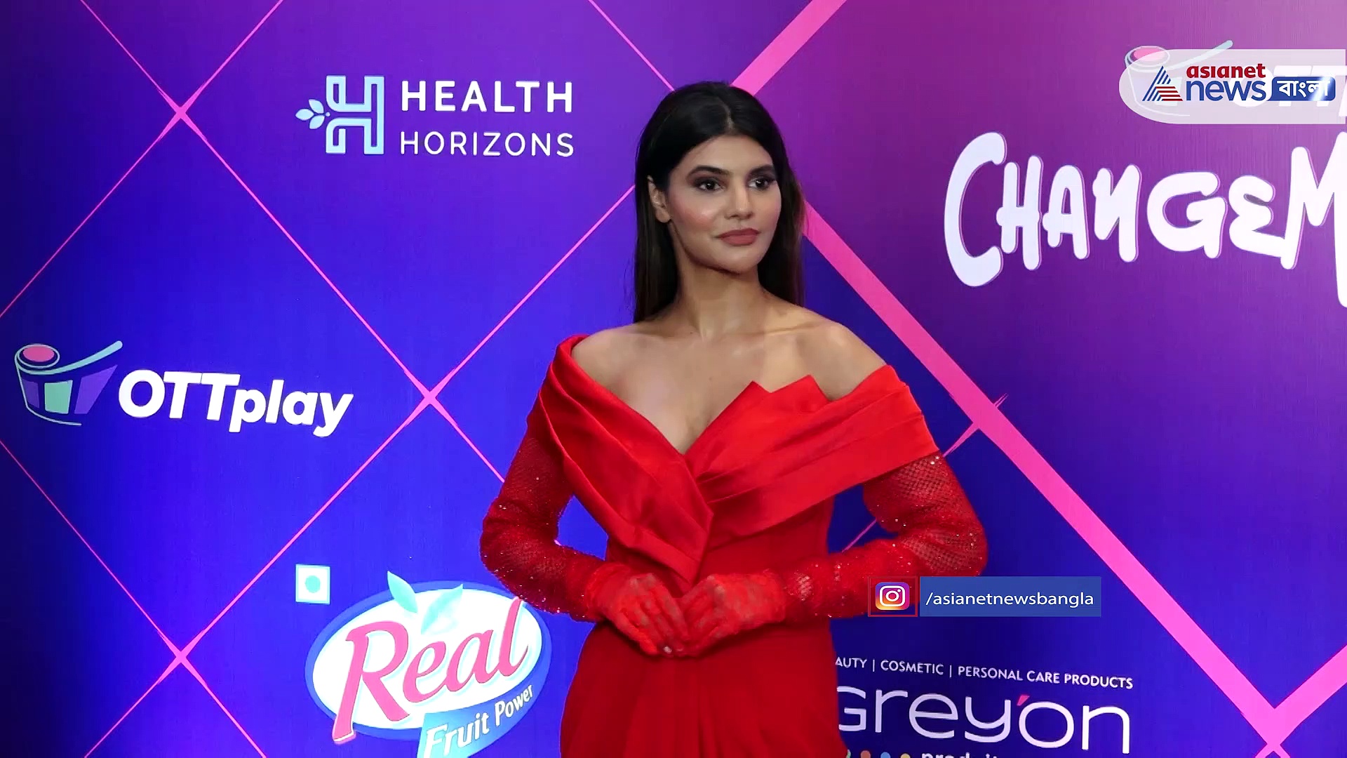 দর্শন রাভাল, পূজা হেগড়ে থেকে মৌনি রায়, দেখুন আপনার পছন্দের তারকাকে বলিউড মশালায়