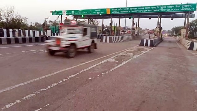 दो घंटे जिले की सड़क पर दौड़ते रहे यूपी पुलिस के वाहन -माफिया अतीक को ले जा रहे काफिले को सात थानों की पुलिस ने किया एस्कार्ट