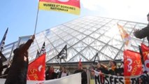 Bloquean el Museo del Louvre en protesta contra la reforma de las pensiones