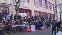 Riforma pensioni in Francia: studenti bloccano scuola a Montreuil