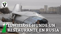 Se hunde un restaurante en San Petersburgo por la deriva del hielo del río Neva