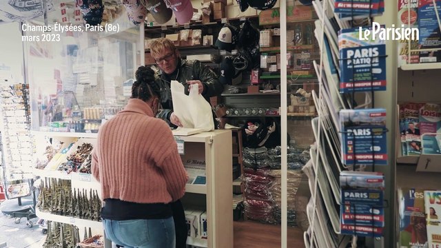 Après l’incendie de son kiosque en 2019, José a mis plus de 3 ans avant de pouvoir revenir travailler sur les Champs-Élysées