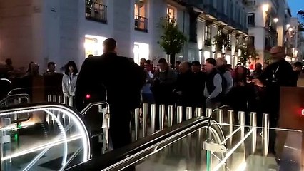 Vídeo de la entrada de los primeros pasajeros del Metro de Málaga a la estación de Atarazanas.