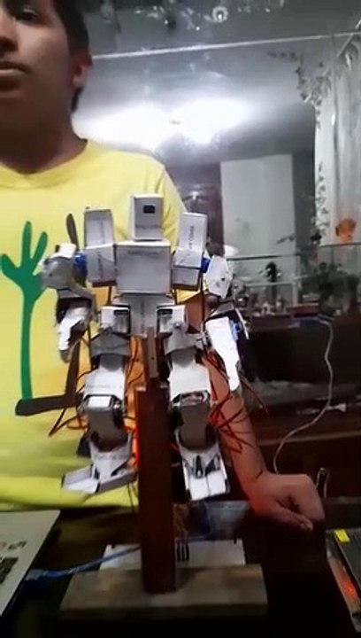 Robot Minihumanoide - William Pacherres