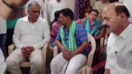 సంగారెడ్డి: ధైర్యంగా ఉండండి.. సీపీఎం నాయకుడికి హరీశ్ రావు పరామర్శ