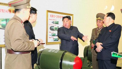 Kim Jong Un urge aumentar producción de "material nuclear" para armas en Corea del Norte