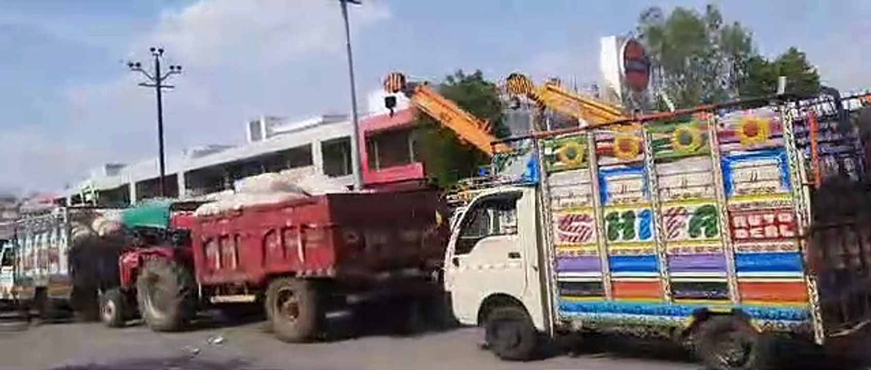 28 हजार लहसुन तो 1 हजार सहित ५६ हजार बोरी की आव...