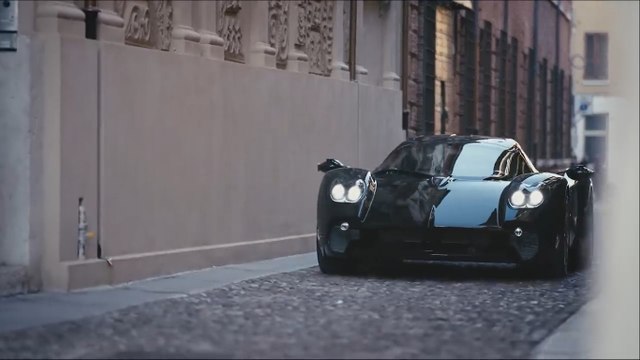 VÍDEO: El Pagani Utopía luciendo su figura en un vídeo muy emotivo