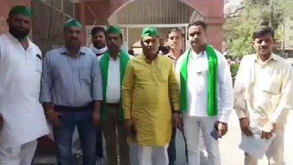 मेरठ: भाकियू &#039;लोकशक्ति&#039; का प्रदर्शन, सरकार से मांगा मुआवजा