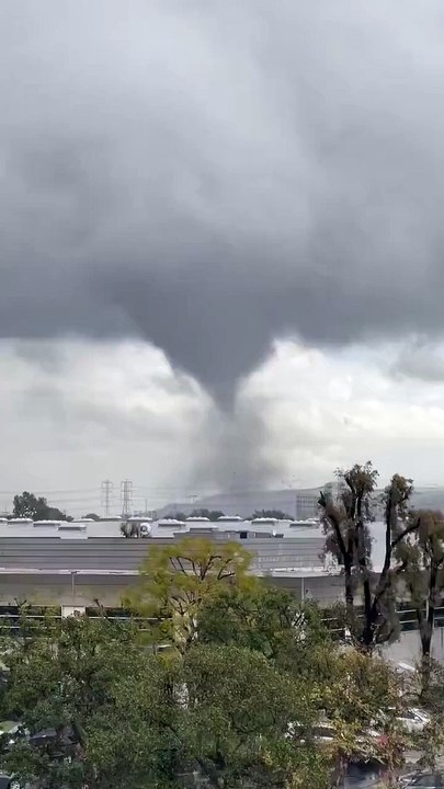 Montebello Tornado destroys fiber factory today in Montebello/ #Tornado #California #Storm #Montebello #CAwx #Viral #Climate #Weather #Tornadoes