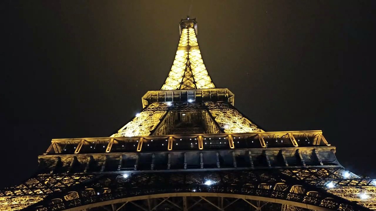 Eiffel tower video
