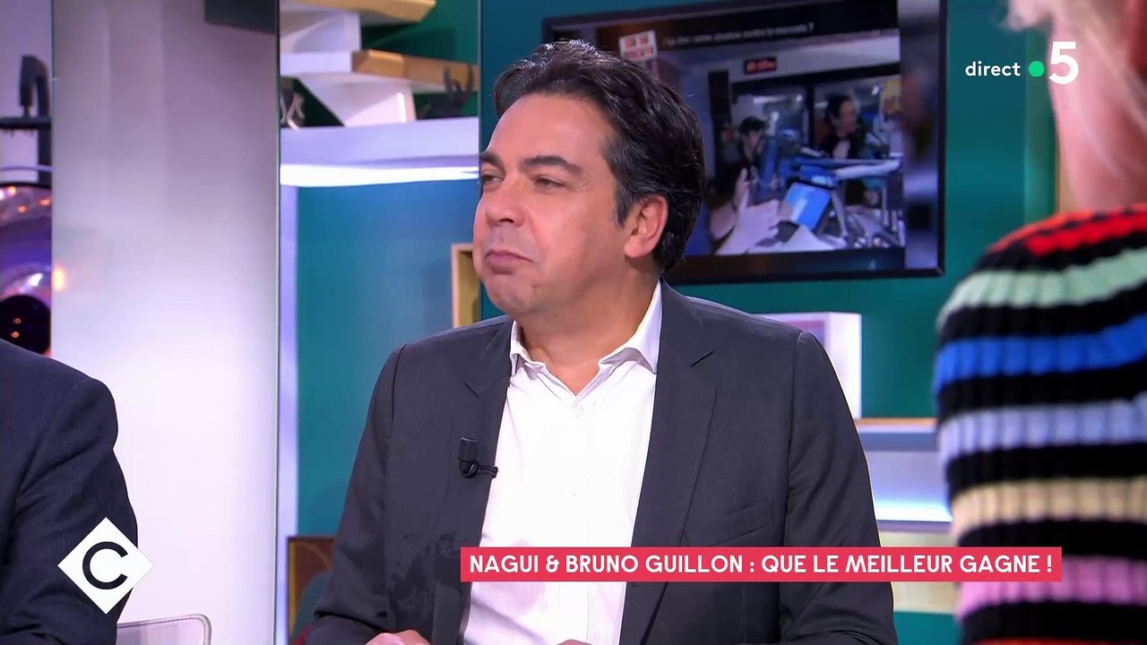 Anne-Elisabeth Lemoine trempée après une bataille d'eau sur le plateau de "C à vous" sur France 5 avec Nagui - Regardez