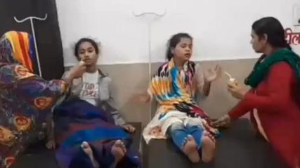 शामली: कस्तूरबा गांधी विद्यालय की टीचर पर बच्चों को प्रताड़ित करने का आरोप,परिजन क्या बोले