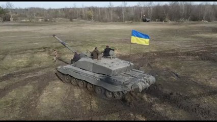 Ucraina, Reznikov si fa un giro sui Challenger 2: Gb "vera amica"