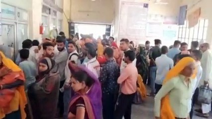 कार्य बहिष्कार के चलते सरकारी चिकित्सालयों का आउटडोर घटा, झोलाछापों की हो रही पौ-बारह