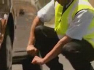 Roue changée par un homme