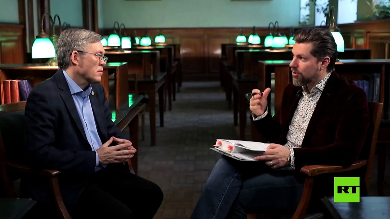 ما الذي يميز دماغ البشر عن دماغ أذكى أنواع الحيوانات؟ البروفسور دوبينين يوضح