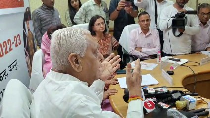 यूथ के लिए खादी से बनी कैजुअलए ऑफिस वियर व पार्टी वियर ड्रेसेज