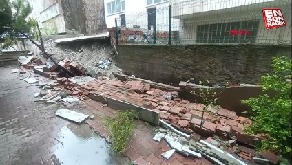 Beylikdüzü'nde aşırı yağmur nedeniyle bahçe duvarı çöktü