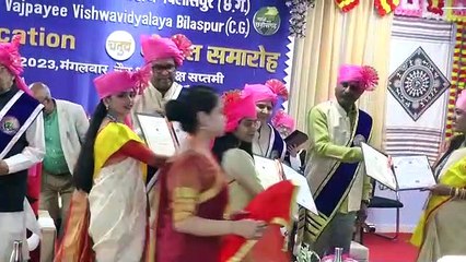 65 मेधावी विद्यार्थियों को गोल्ड मैडल से नवाजा, इनमें 36 छात्राएं शामिल