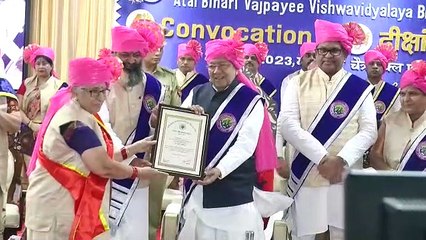 65 मेधावी विद्यार्थियों को गोल्ड मैडल से नवाजा, इनमें 36 छात्राएं शामिल