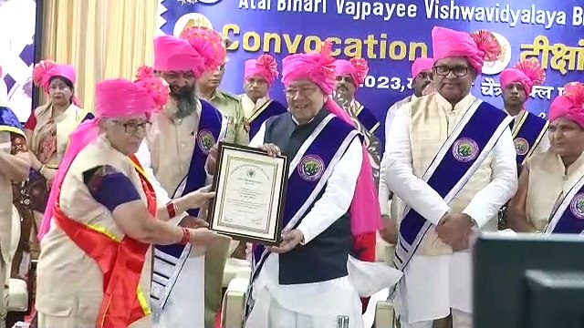 65 मेधावी विद्यार्थियों को गोल्ड मैडल से नवाजा, इनमें 36 छात्राएं शामिल