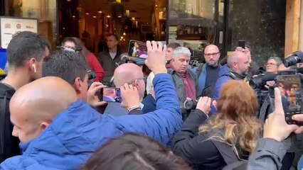 El momento de la detención de Clara Ponsatí