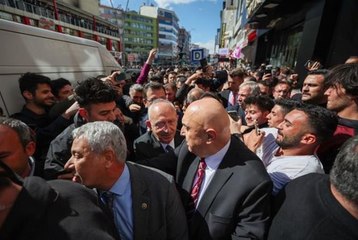 Kılıçdaroğlu'na Konya'da büyük ilgi! Esnaf ziyaretini aracından yapmak zorundan kaldı
