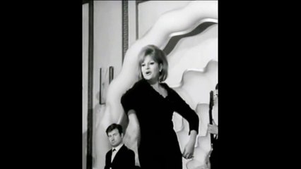 Yıl 1965 Ajda Pekkan Yine Yeşillenmiş Fındık Dalları