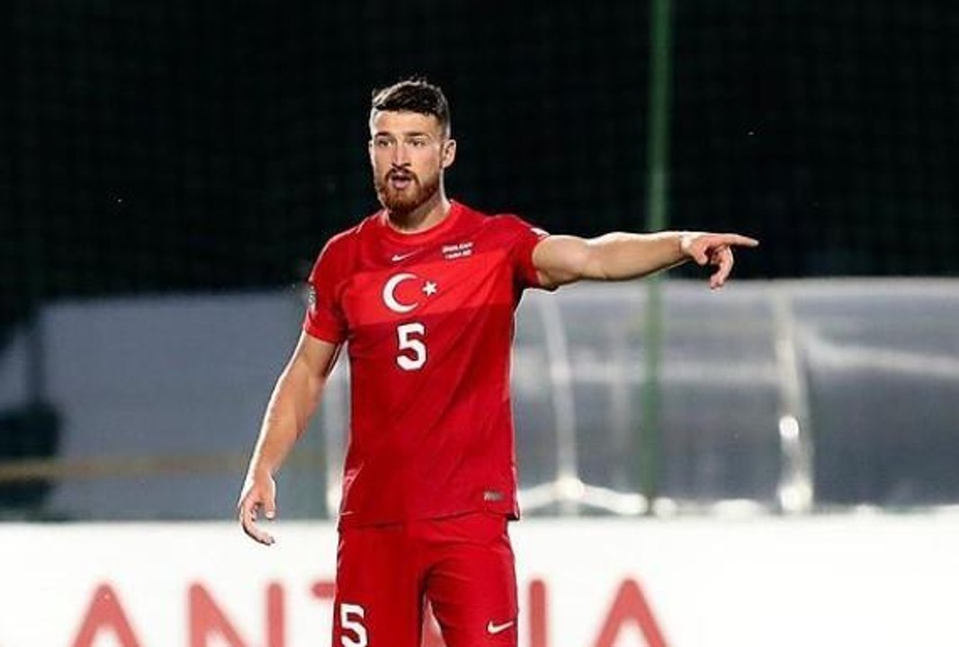 Salih Özcan kimdir? Salih Özcan kaç yaşında, mevkisi ne, hangi takımda oynuyor?