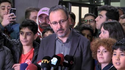 Bakan Kasapoğlu, Bursa'da depremzedelerle buluştu (2)