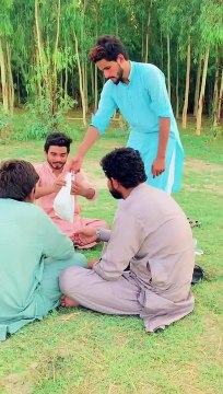 1 Samosa Kam ho Gia Khizar Omer and Molvi Comedy Video