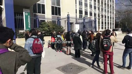 Pour la première fois dans l'histoire, blocage de la Fac de Dauphine. Paris/France - 27 Mars 2023