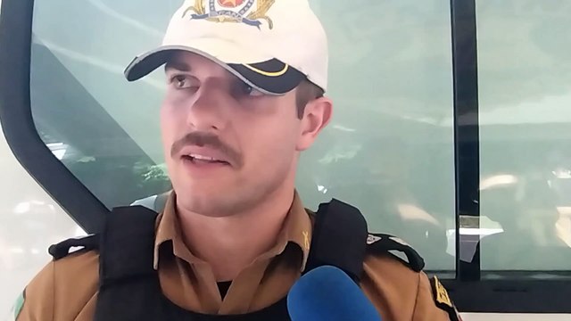 Alunos do curso de formação de praças do 25º BPM de Umuarama participam de blitz educativa