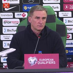 Stefan Kuntz: "Oyuncularıma soruyorum, neden sosyal medya"