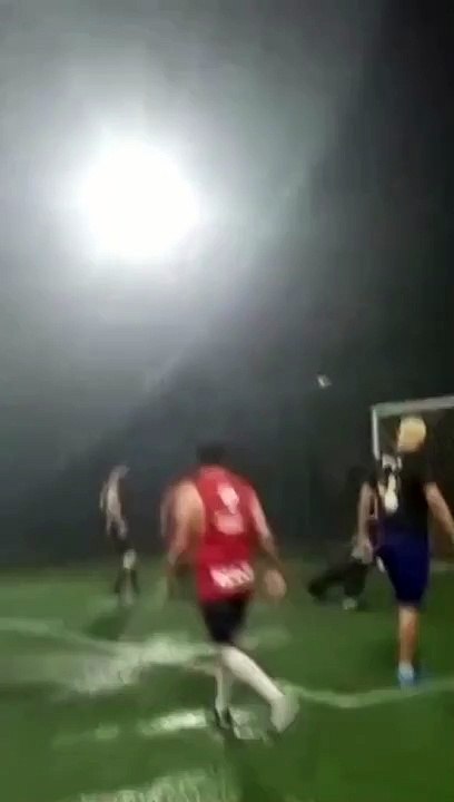 Uberaba: raio atinge quadra onde grupo de amigos jogava bola na chuva