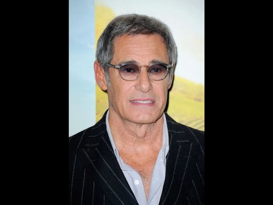 Gérard Lanvin tacle François Hollande : "Il a perdu 27 kilos, il en a repris 120"