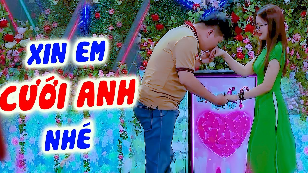 Cô nàng xinh đẹp NỤ CƯỜI TỎA NẮNG khiến bạn trai muốn CƯỚI NGAY chuẩn bị sẵn nhà bàn TIỆC CƯỚI luôn