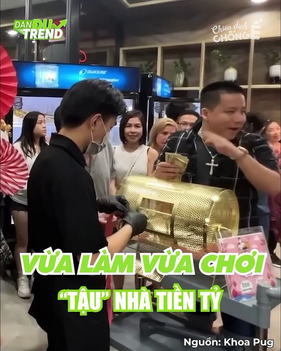 Khoa Pug trả lương nhân viên quán lẩu siêu hậu hĩnh: 24 triệu/ngày, vẫn đang tuyển thêm | Điện Ảnh Net