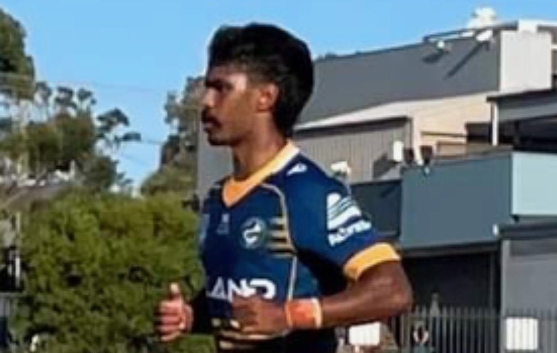 Lindsay Munro Jersey Flegg tries