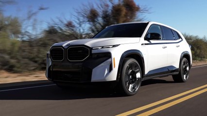 The first-ever BMW XM in White-Orange Driving Video