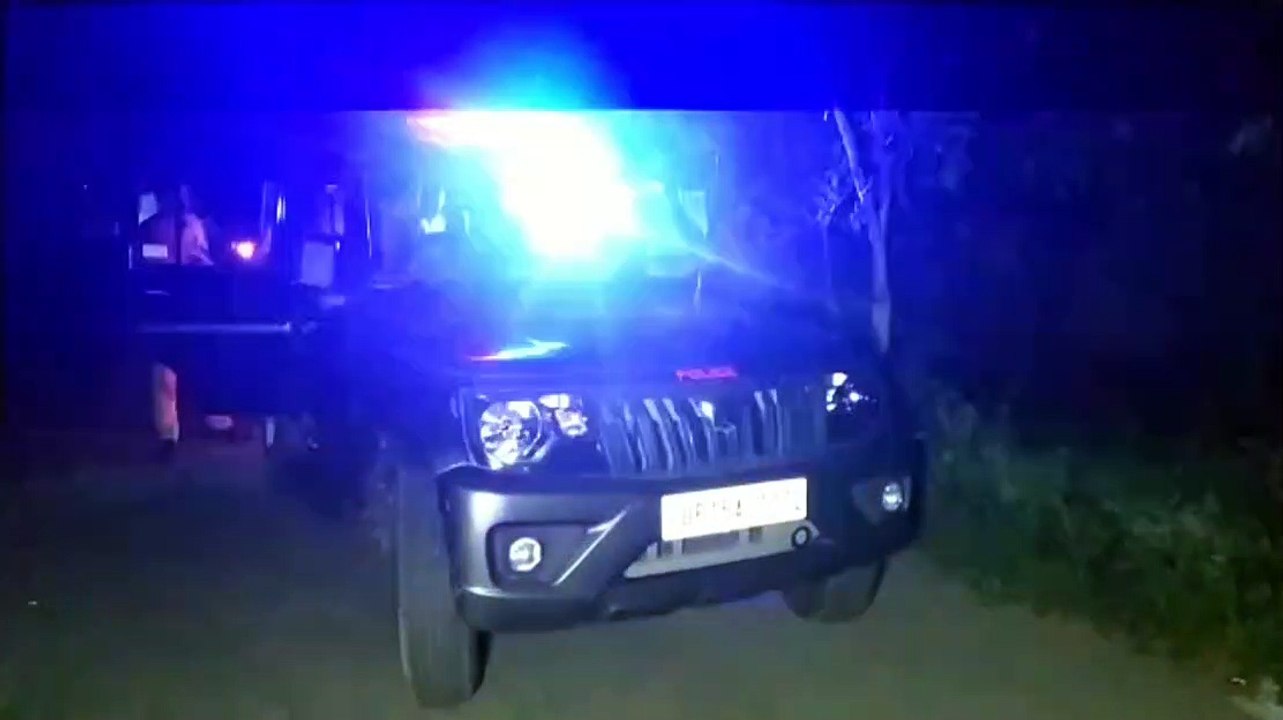 Police Encounter : मेरठ में दो मुठभेड़ में तीन ब...