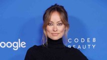 Olivia Wilde bouleversée : ce qu’elle pense du baiser d’Emily Ratajkowski et Harry Styles