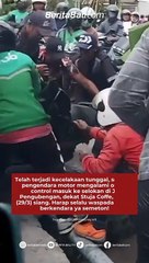 Telah terjadi kecelakaan tunggal, seorang pengendara motor mengalami out of control masuk ke selokan