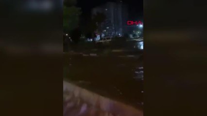 ADANA'DA SAĞANAK NEDENİYLE YOLLARI SU BASTI