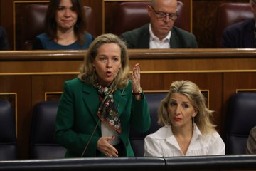 Calviño se revuelve contra las derechas y sentencia a un PP que presume de su gestión de la anterior crisis