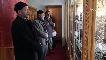 Uçurumdaki türbe ziyaretçi akınına uğruyor