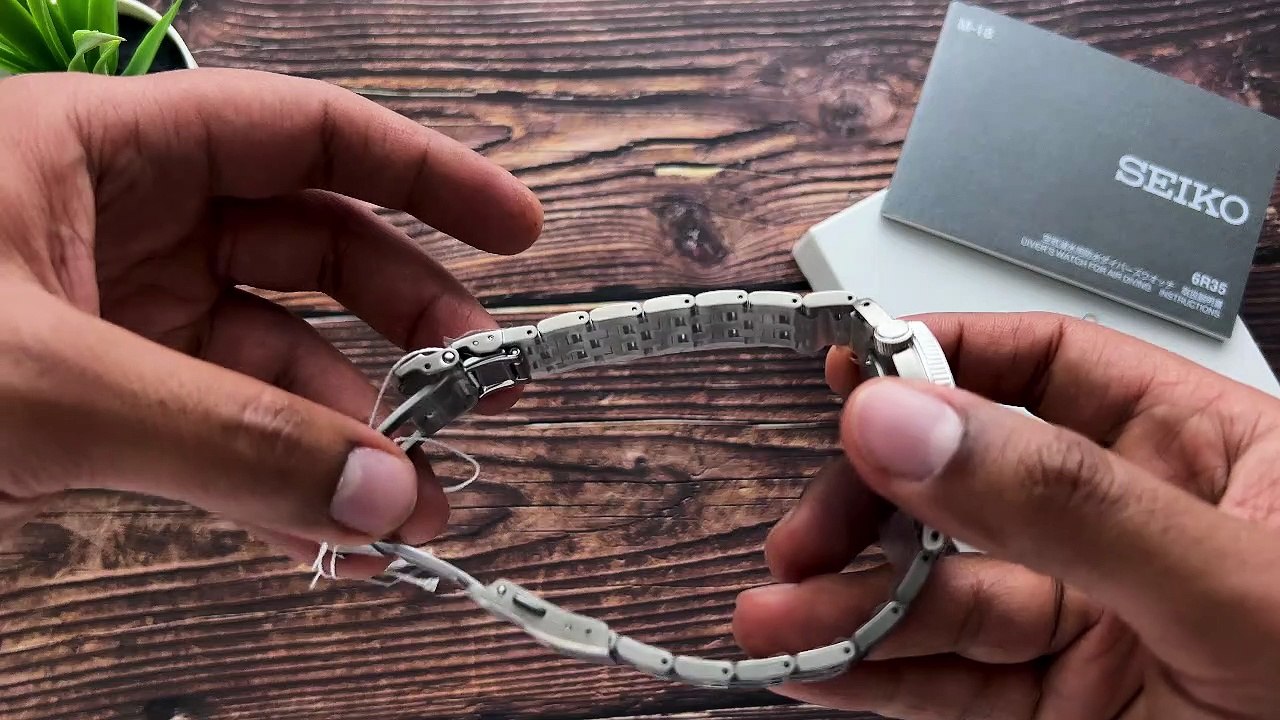 اصدار الغطس الخاص لعام 1968 بمناسبه مرور 110 سنه لاطلاق اول ساعة يد seiko prospex SPB333j