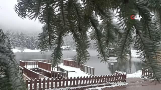 Bolu'nun gözde turizm merkezi Gölcük Tabiat Parkı beyaz örtüyle kaplandı