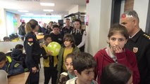 Mersin'de depremzede çocuklar kütüphanede moral buldu